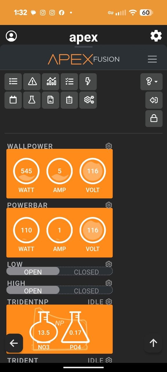 Apex Fusion screen showing the gear icon at the top-right.
